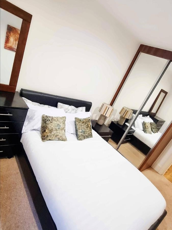 Your Riverside Home 2 With Private Balcony London Exterior photo