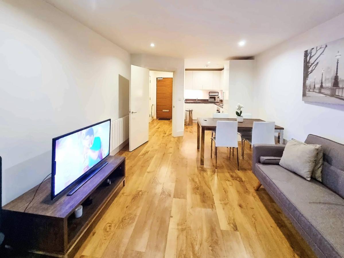 Your Riverside Home 2 With Private Balcony London Exterior photo